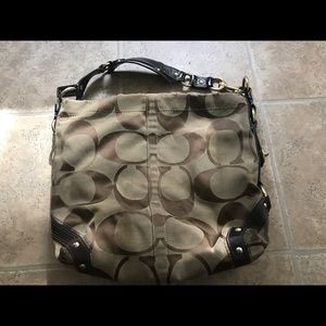 Coach Slouchy Hobo 😲